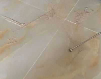 滨海瓷砖空鼓维修公司分享粘合剂选择不当在瓷砖铺贴过程中可能导致以下问题